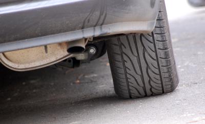 Download free car transport tire image