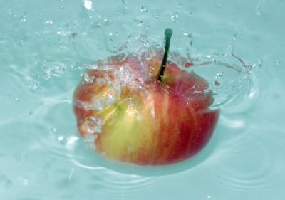 Download free red water apple image