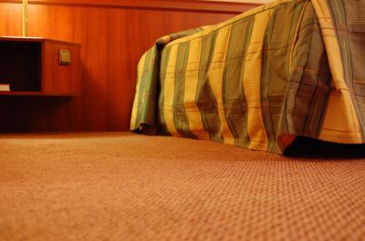 Download free bed bedroom carpet image