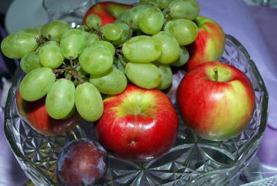 Download free fruit food apple grapes image