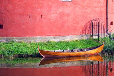 Download free red construction boat image