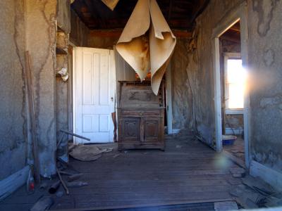 Download free wood door house image